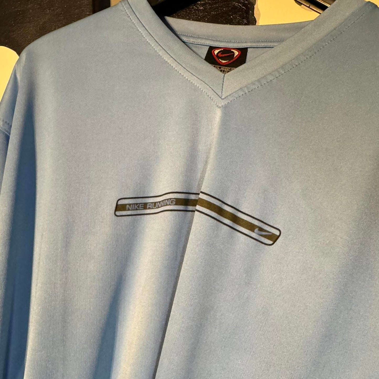 Nike Running V-Neck Tech Tee – Sky Blue